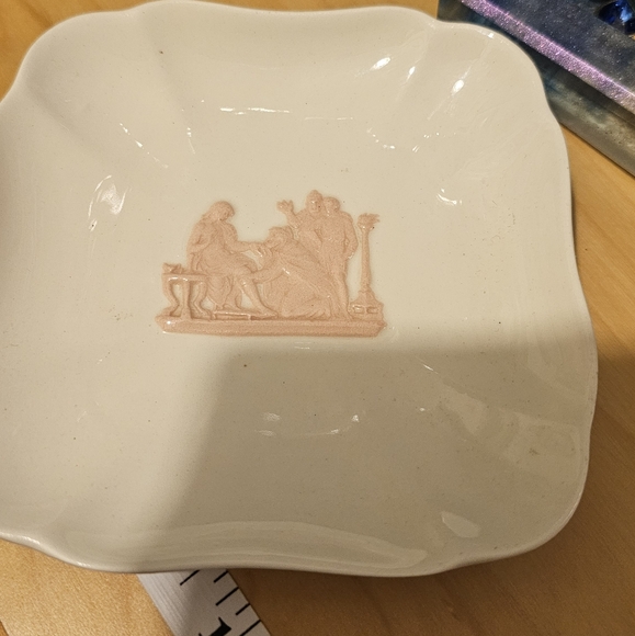 Set of 2 vintage Wedgwood small ring/trinket dishes/plates - Picture 4 of 7